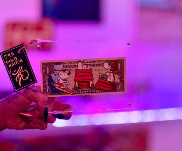 Snoopy's Flowmotion - mit 24 Karat Blattgold